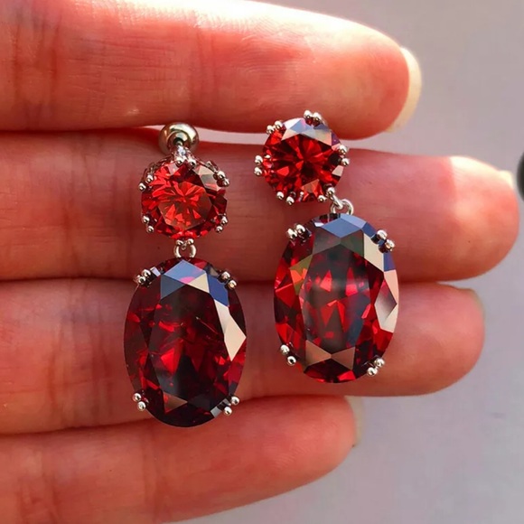 Earring - Picture 4 of 12